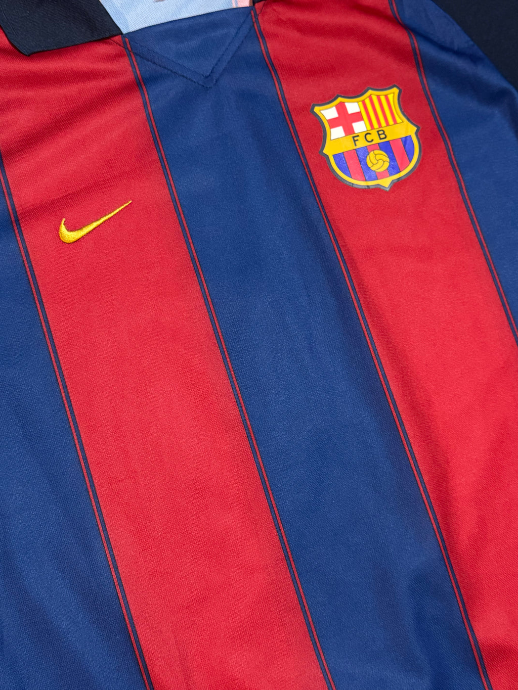 2003/04 FC Barcelona Home Size L Ronaldinho BNWT