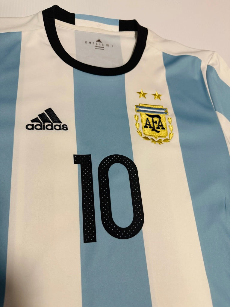 2016/17 Argentina Home Size M Messi - close-up detail