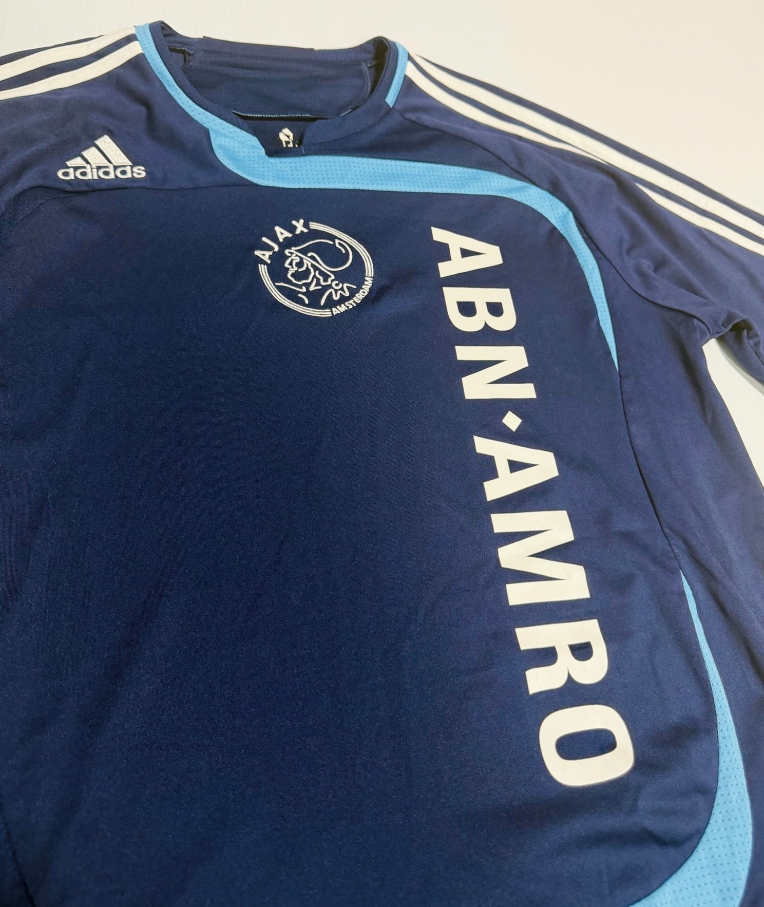 2007/08 Ajax Amsterdam Away Size M Suarez - close-up detail