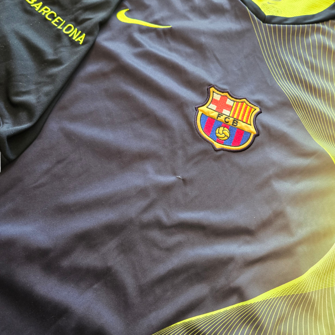 2005/06 FC Barcelona Training Size L - close-up detail