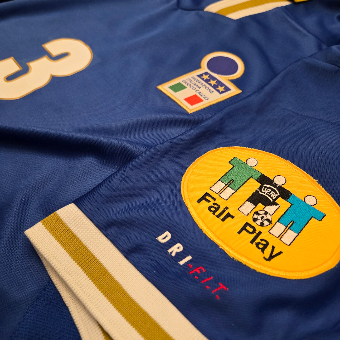 1996/97 Italy Home Size XL Maldini - label detail