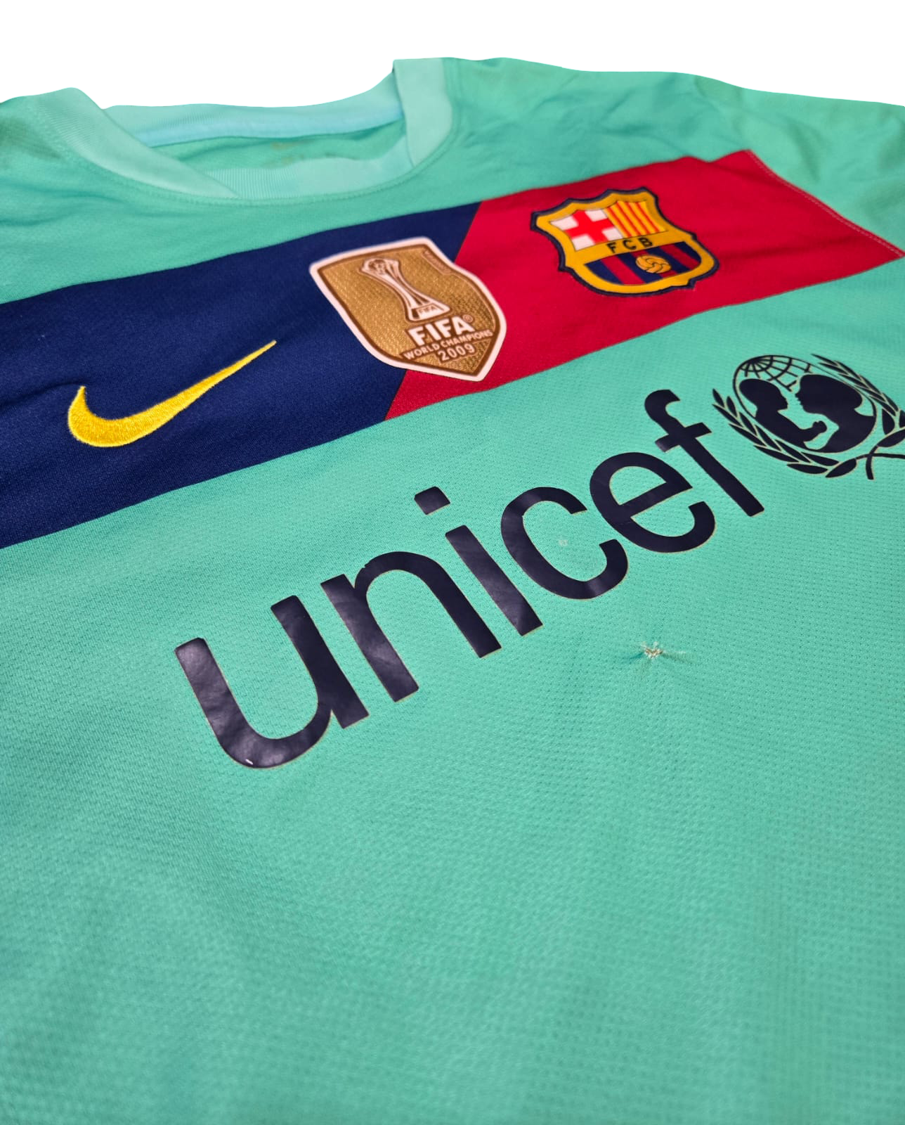 2010/11 FC Barcelona Away Size L Messi - label detail