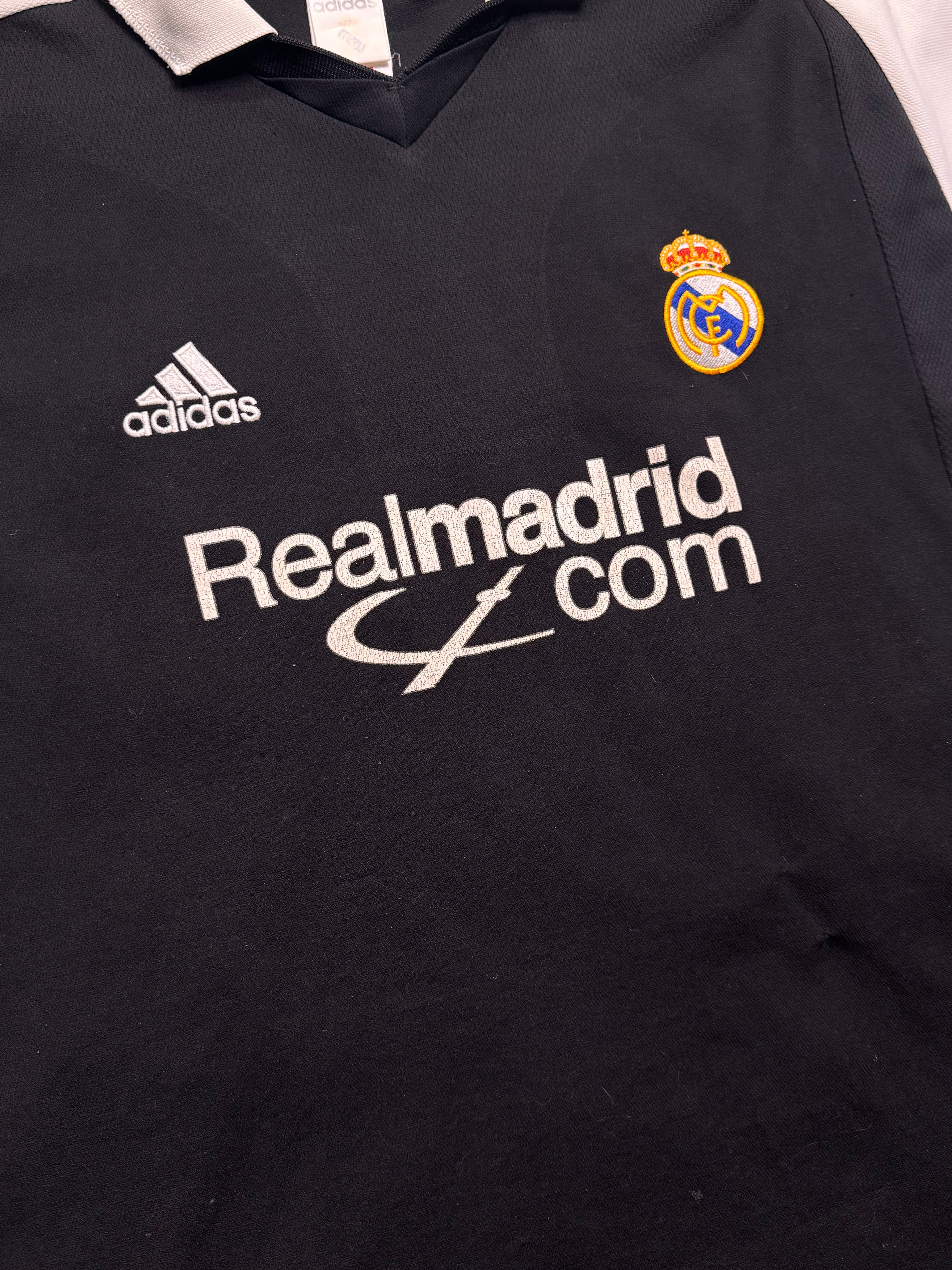 2001/02 Real Madrid Away Size XL R.Carlos - close-up detail