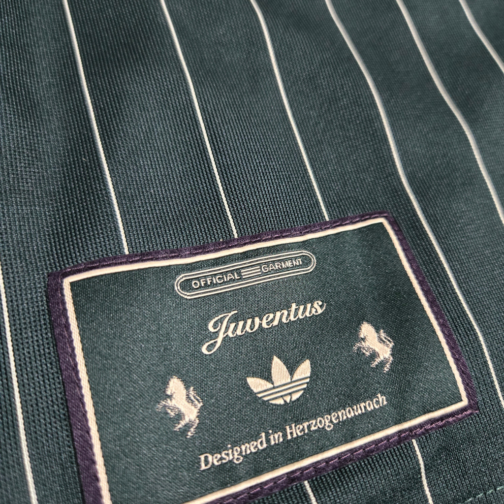 2025/26 Juventus Terrace Icons Size L BNWT