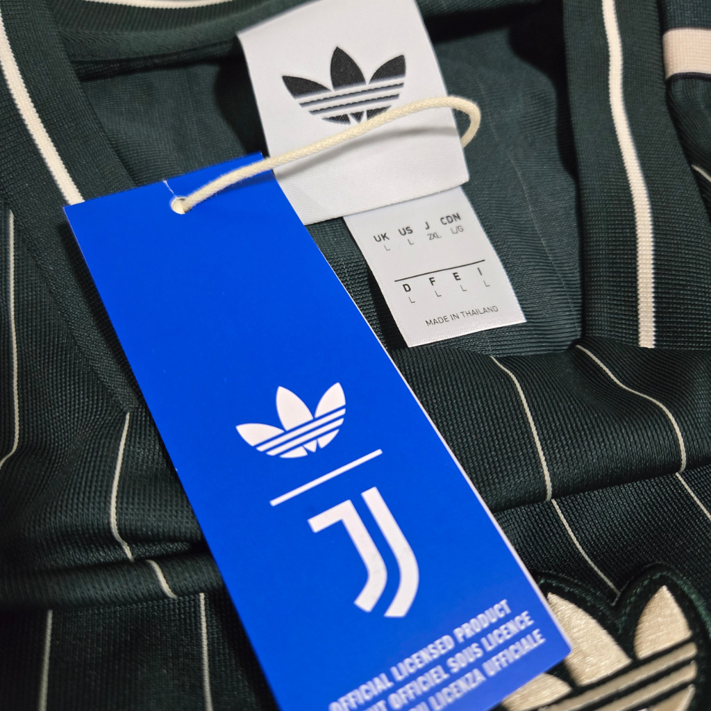 2025/26 Juventus Terrace Icons Size L BNWT