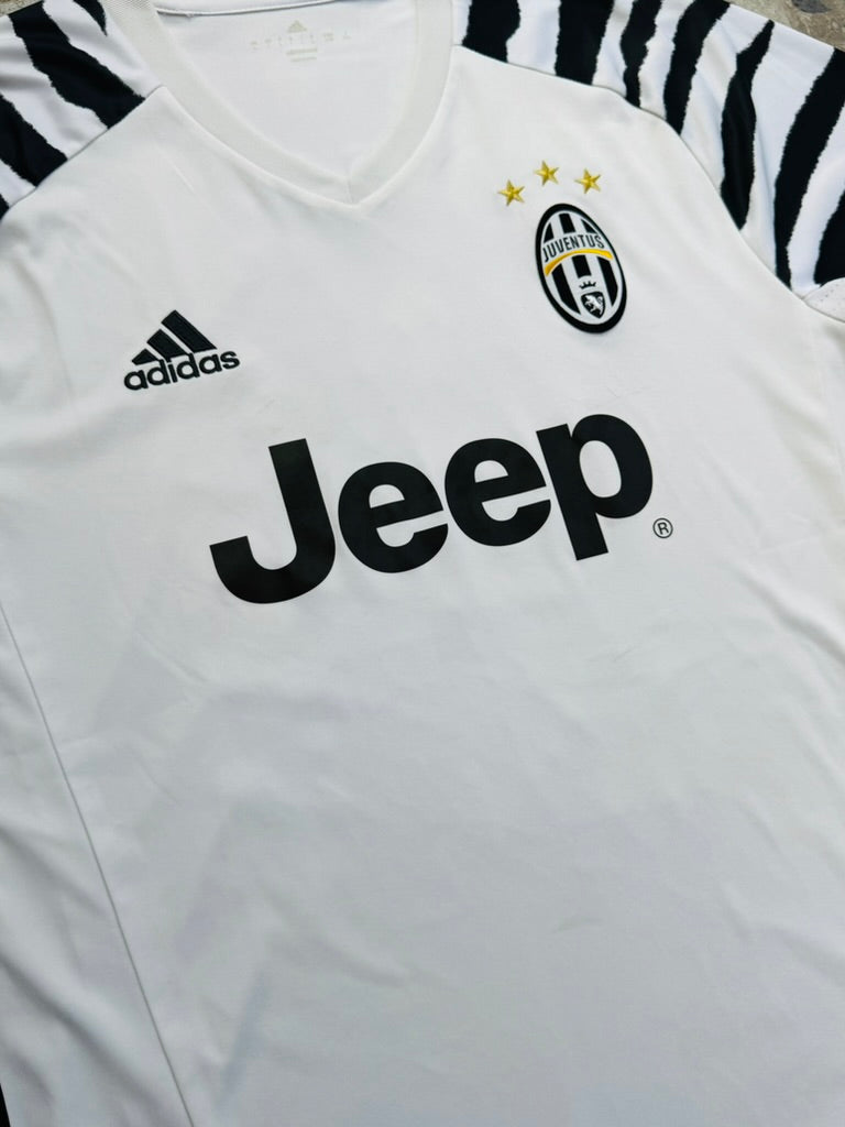 2016/17 Juventus Third Size L Dybala - close-up detail