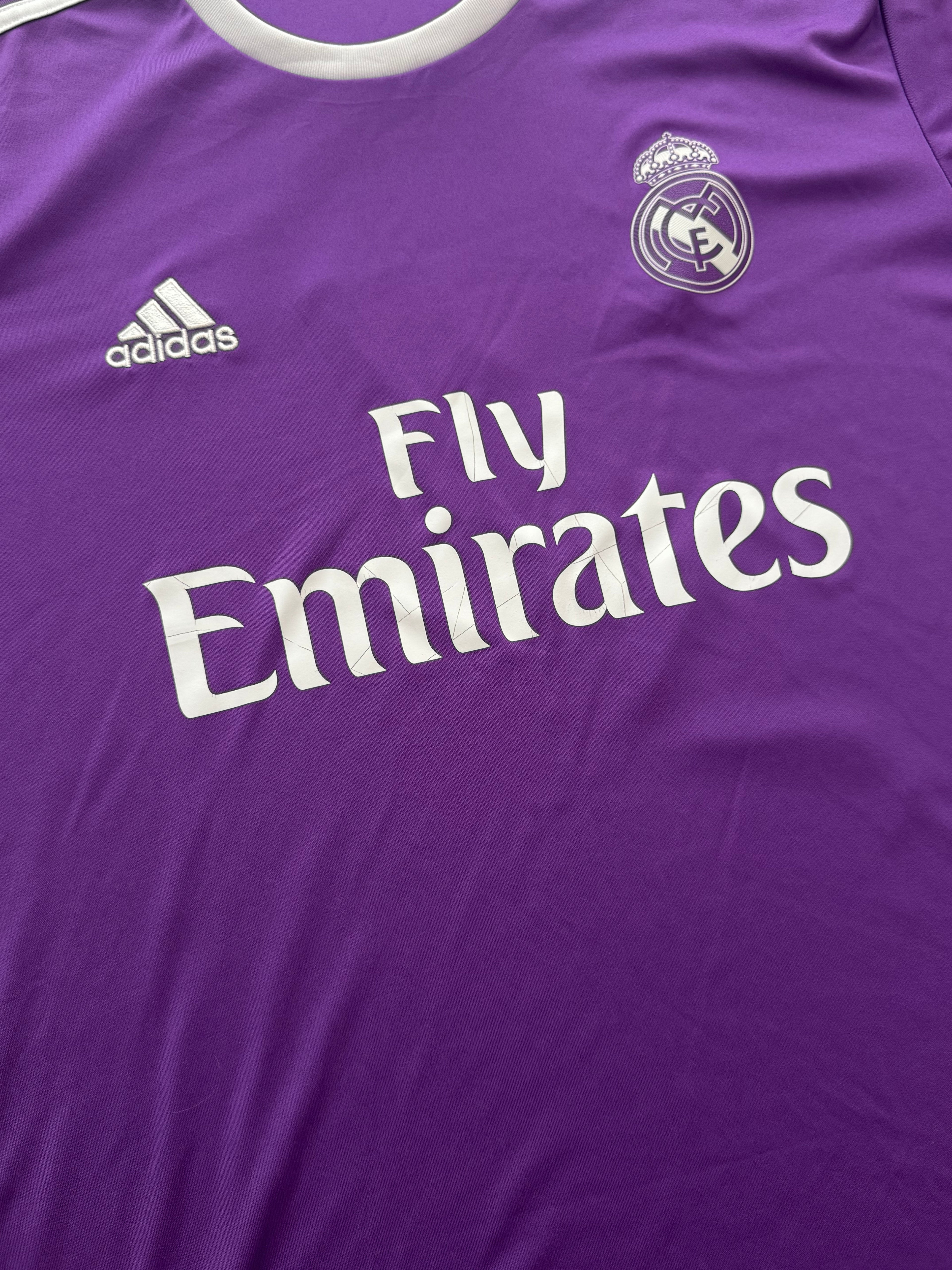 2016/17 Real Madrid Away Size L Ronaldo - close-up detail
