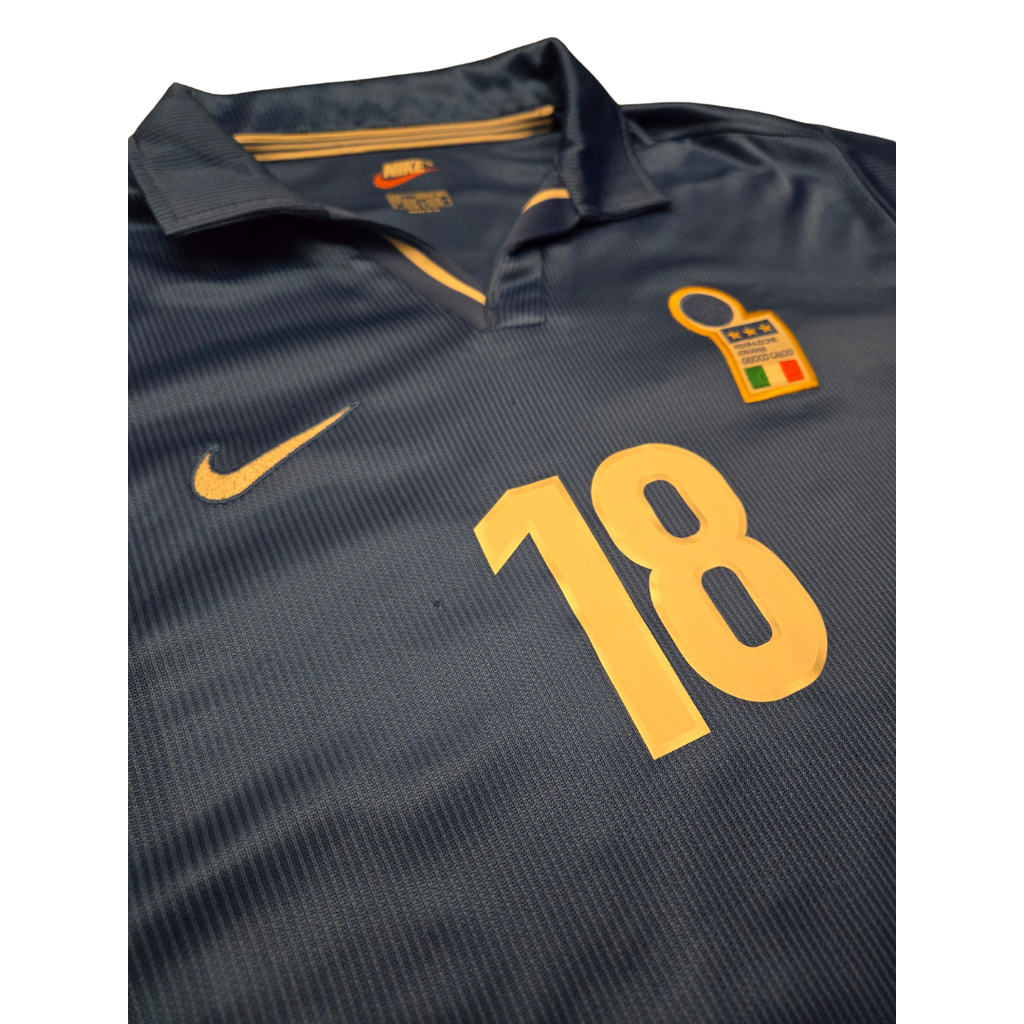 1997/98 Italy Home Size L Baggio - close-up detail