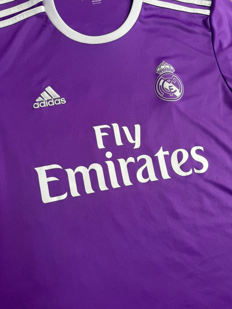 2016/17 Real Madrid Away Size M Bale - close-up detail