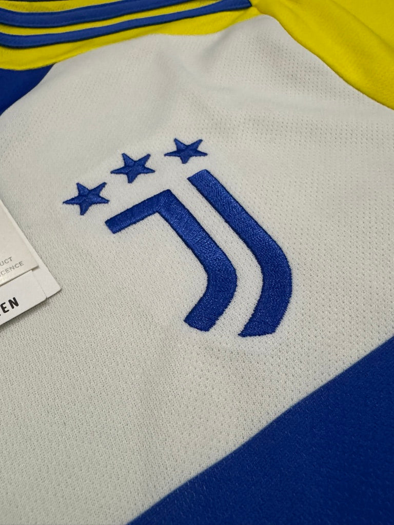 2021/22 Juventus Third Size L Ronaldo BNWT