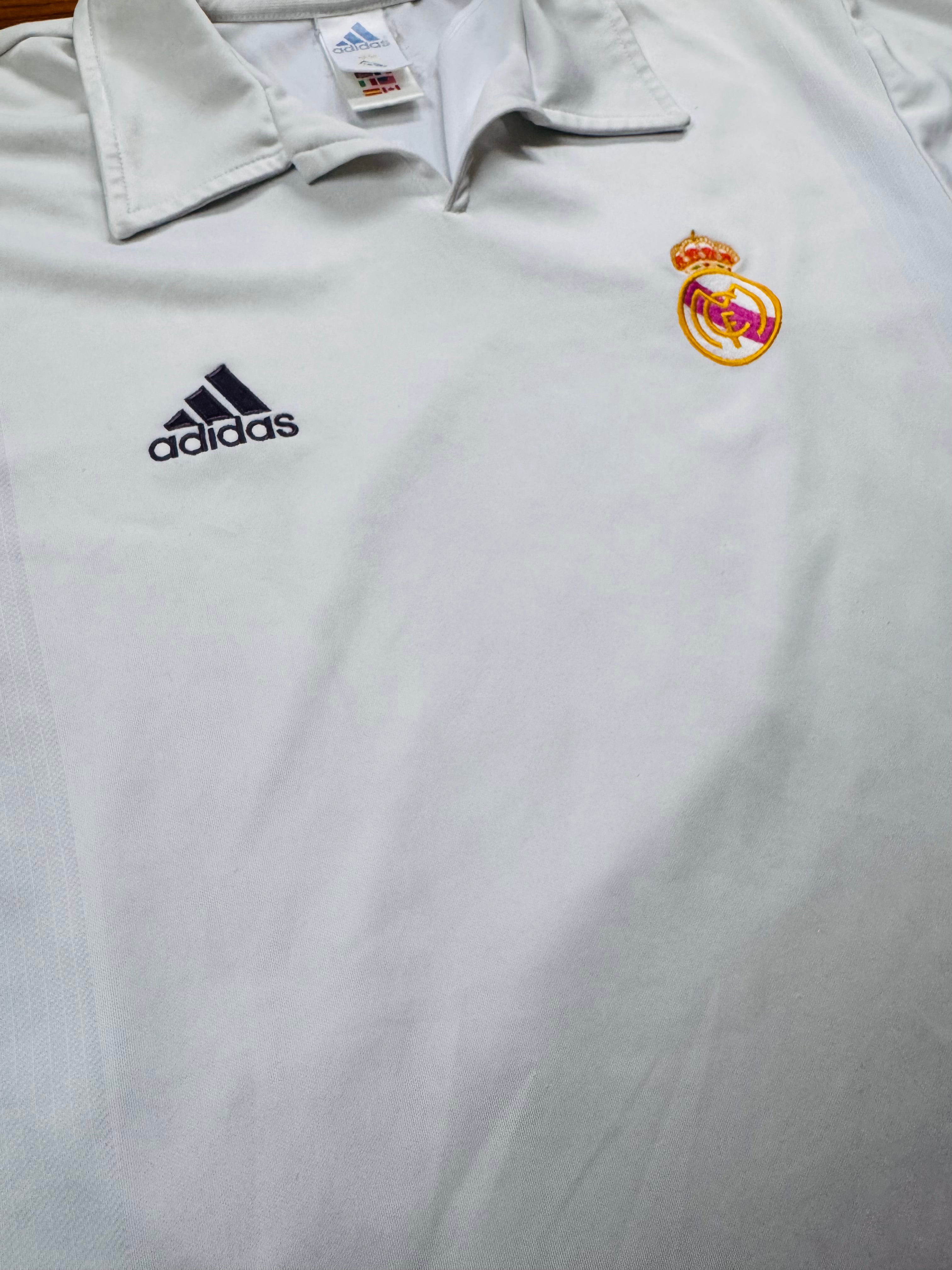 2002/03 Real Madrid Home Size M Roberto Carlos - close-up detail