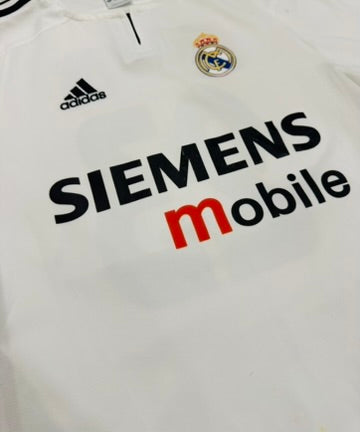 2003/04 Real Madrid Home Size S Beckham - close-up detail