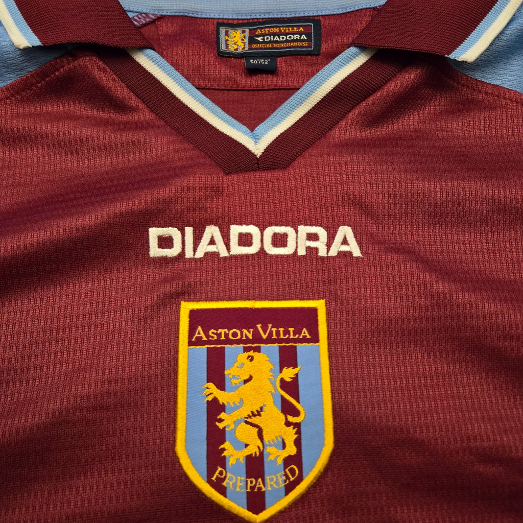 2000/01 Aston Villa Home Size L - close-up detail