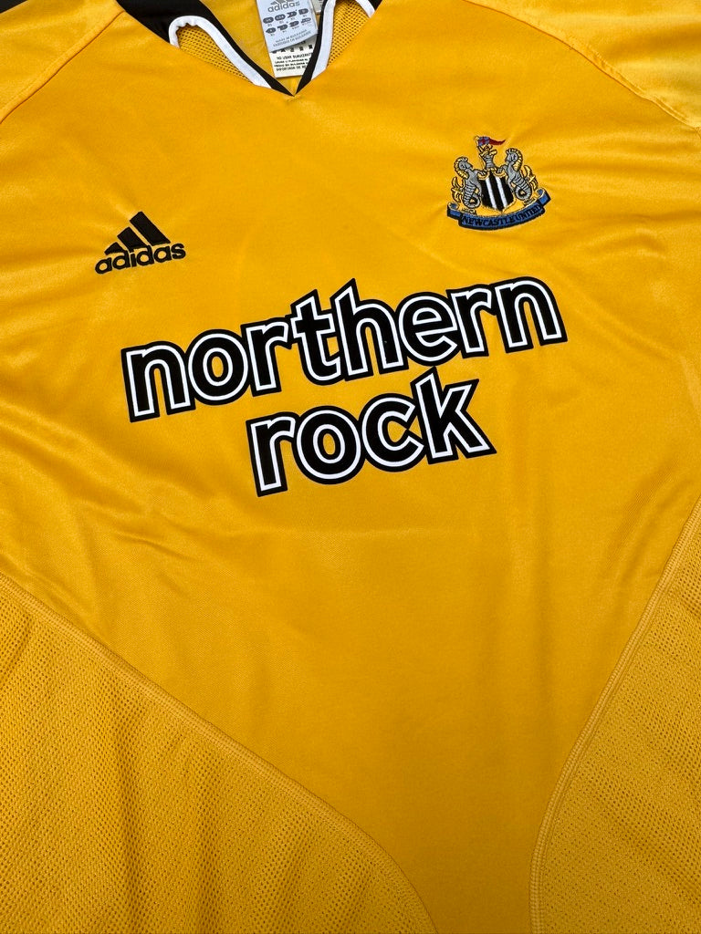 2004/05 Newcastle United Third Size XL Shearer - close-up detail