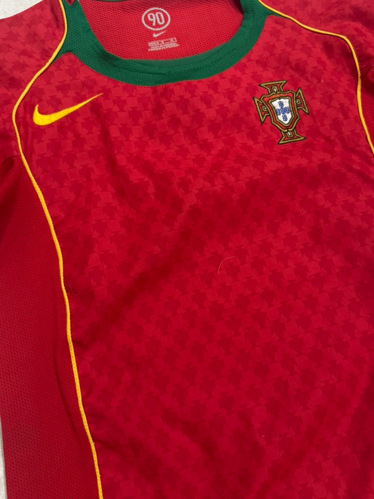 2003/04 Portugal Home Size Youth M - close-up detail