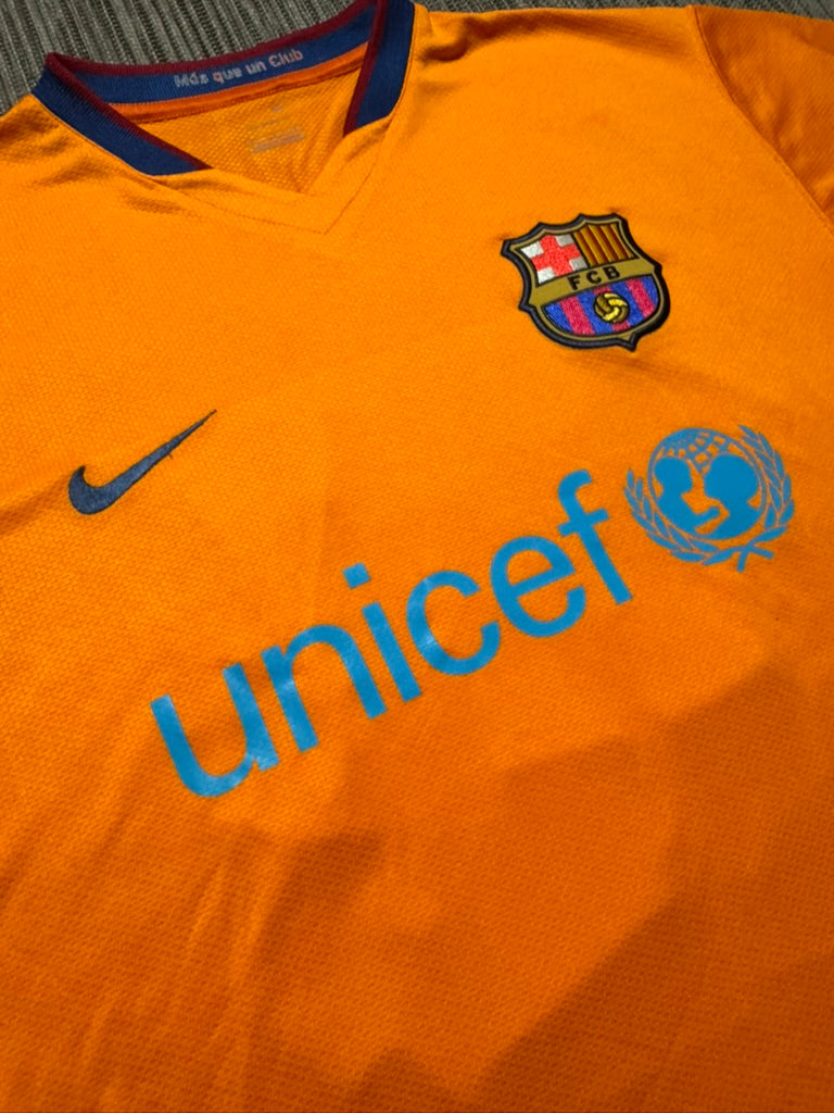 2006/07 FC Barcelona Away Size L Ronaldinho - close-up detail