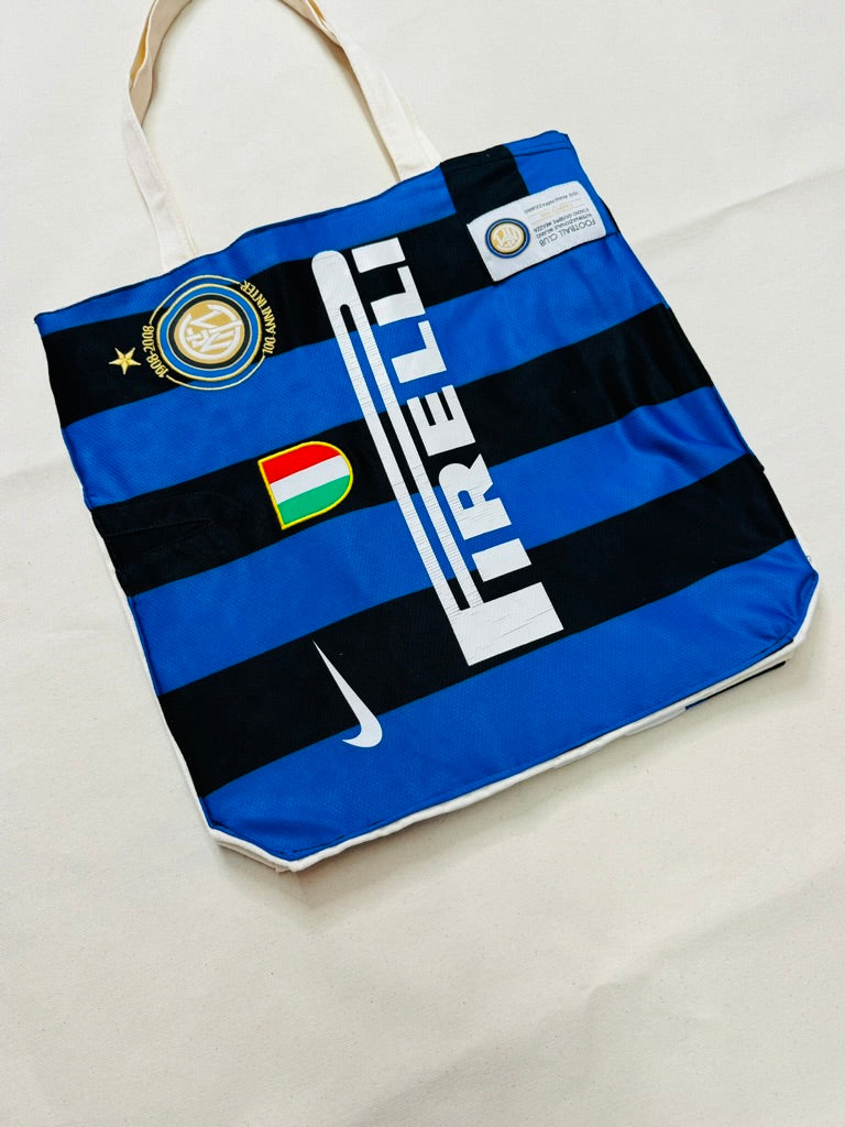 Upcycled Tote: Nerazzurri - close-up detail