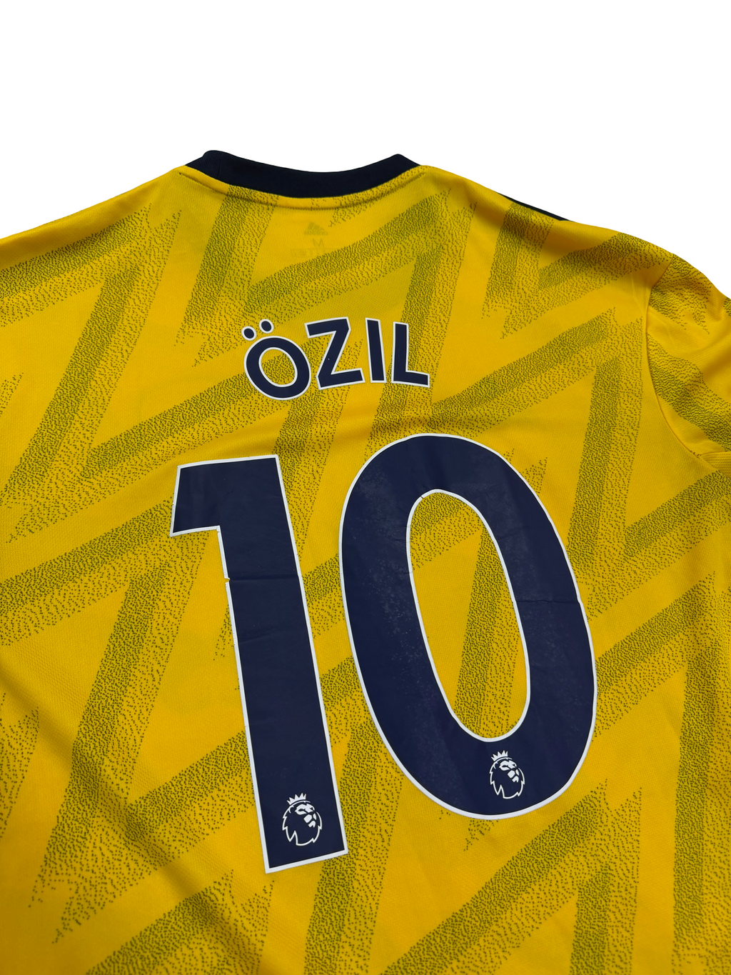 2019/20 Arsenal Away Size M Ozil - close-up detail