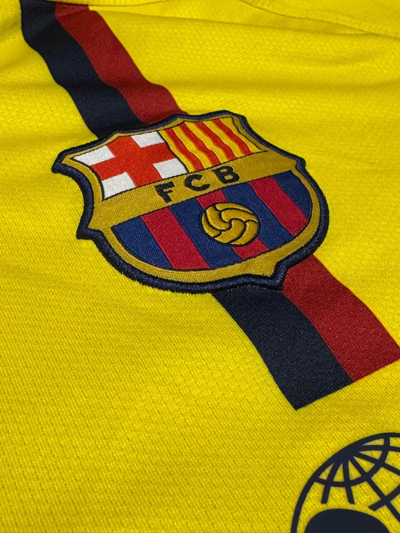 2008/10 FC Barcelona Away Size XL Pique