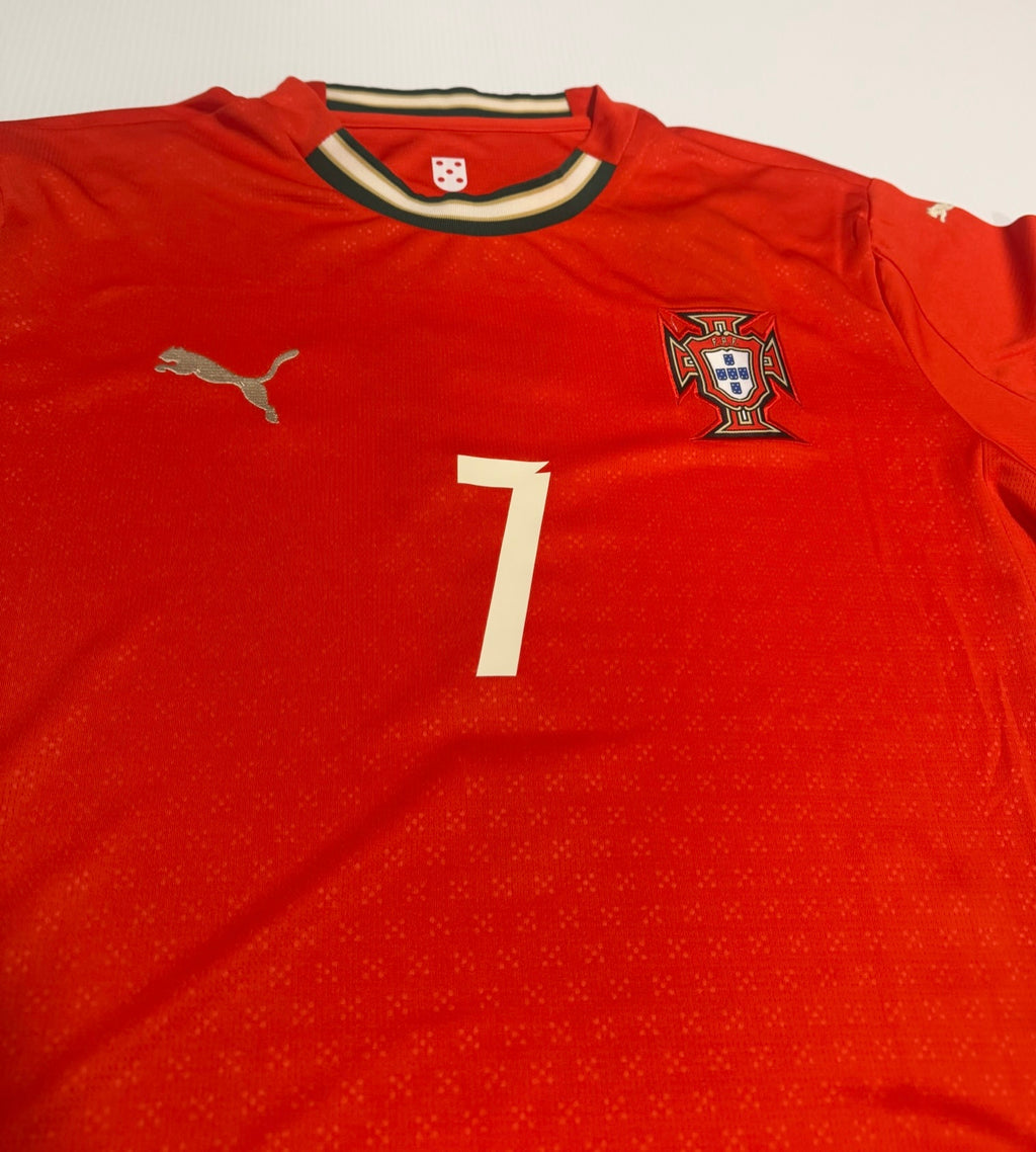 2025/26 Portugal Home Size XL Ronaldo BNWT - close-up detail
