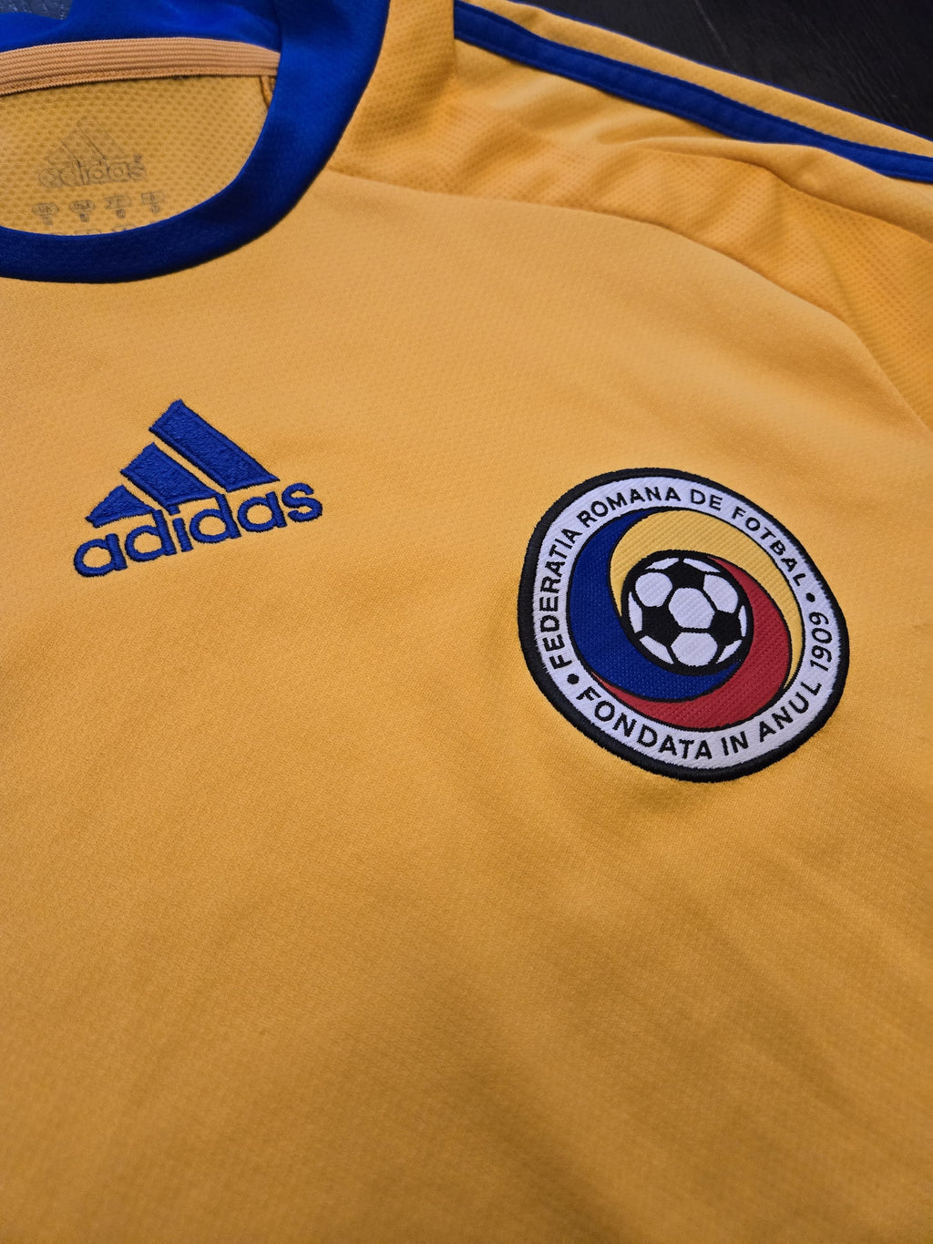 2008/09 Romania Home Size M - close-up detail