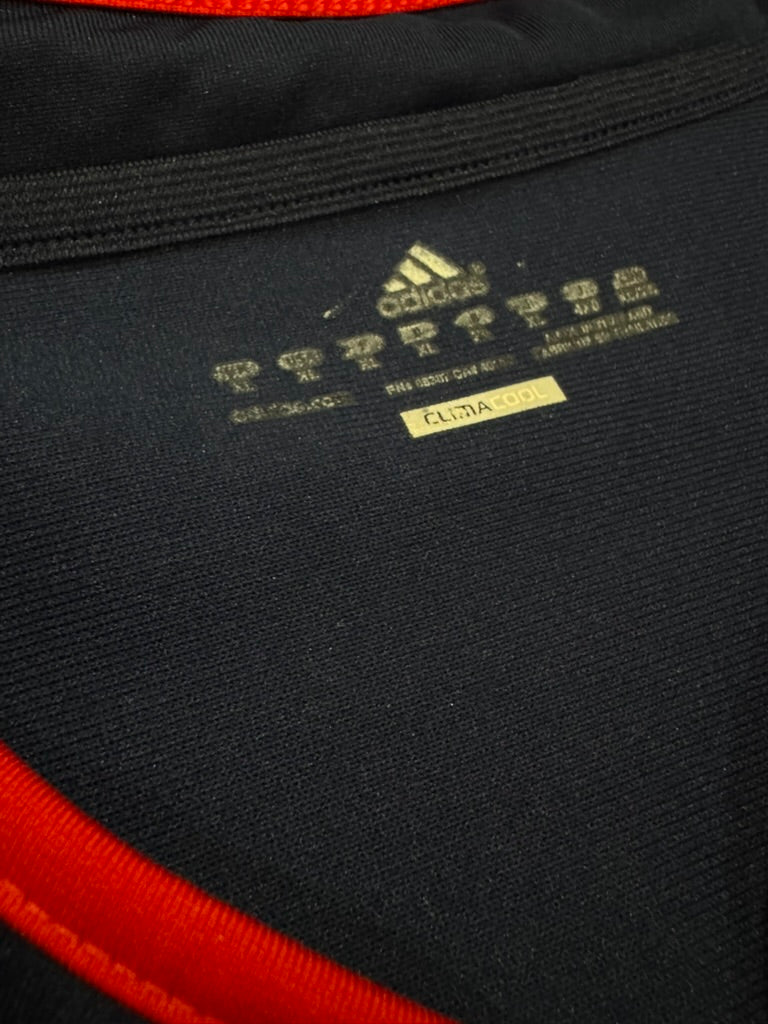2010/11 Spain Away Size XL Iniesta