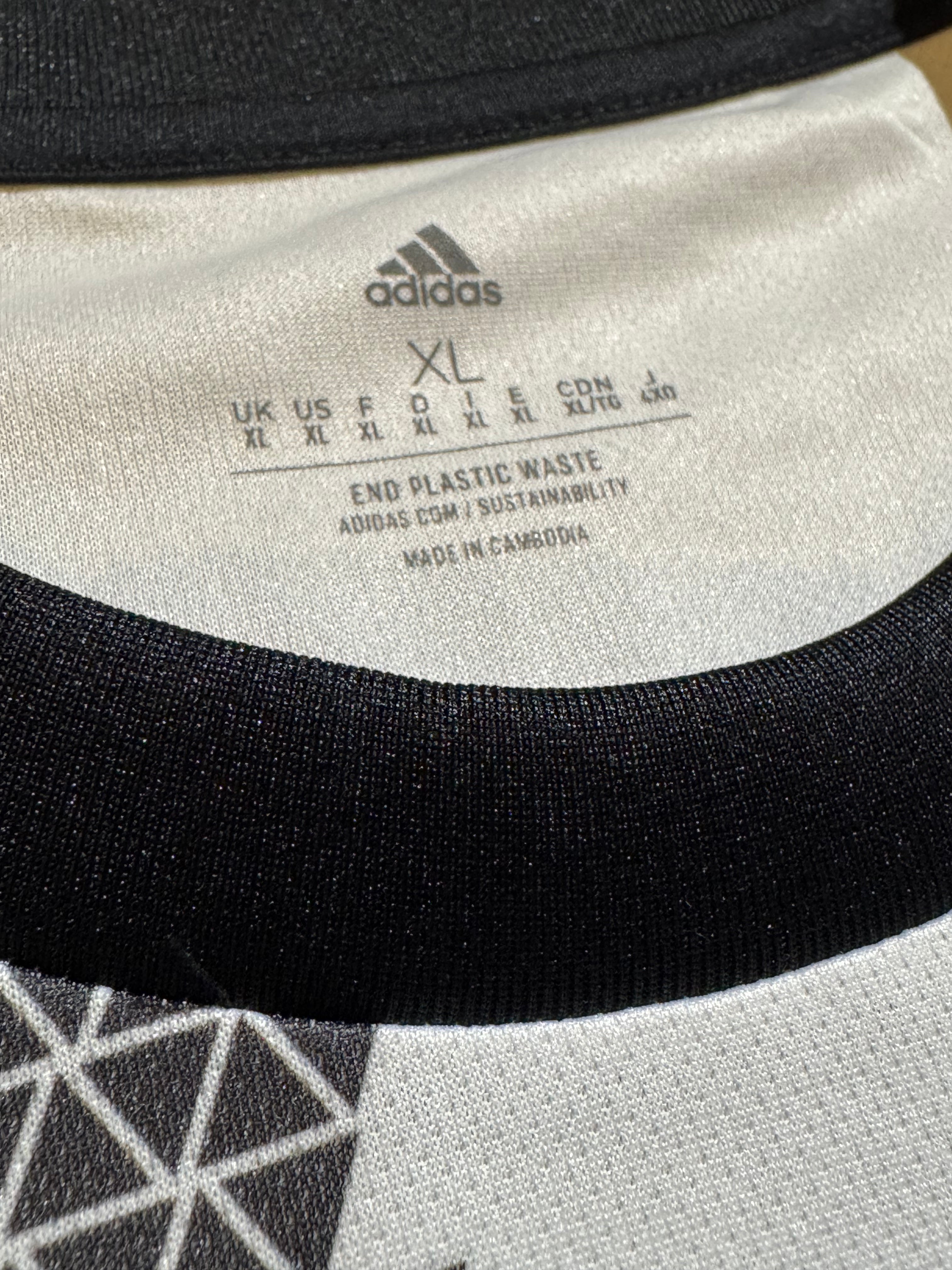 2022/23 Juventus Home Size XL BNWT