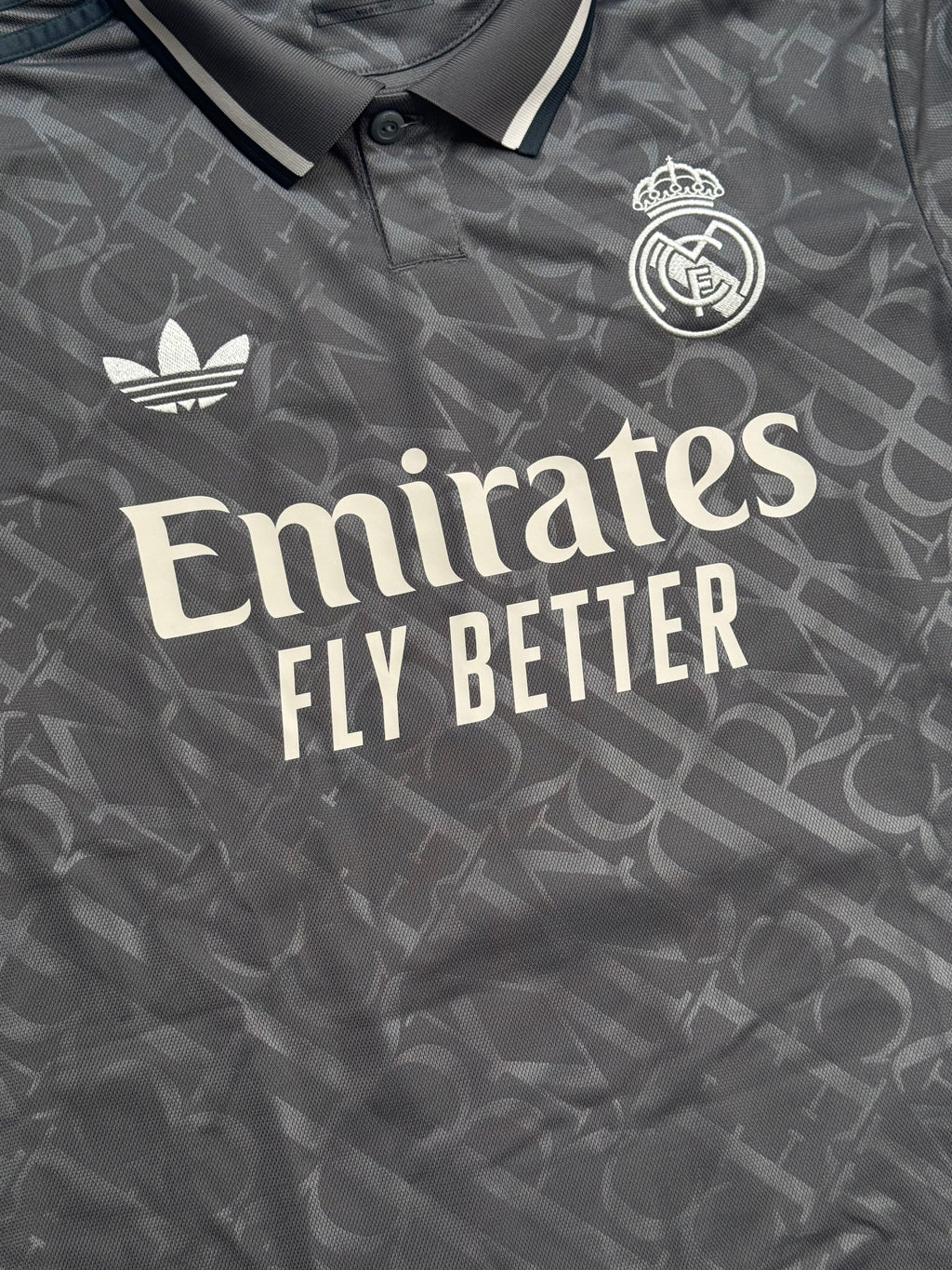 2024/25 Real Madrid Third Size M NWT Bellingham - close-up detail