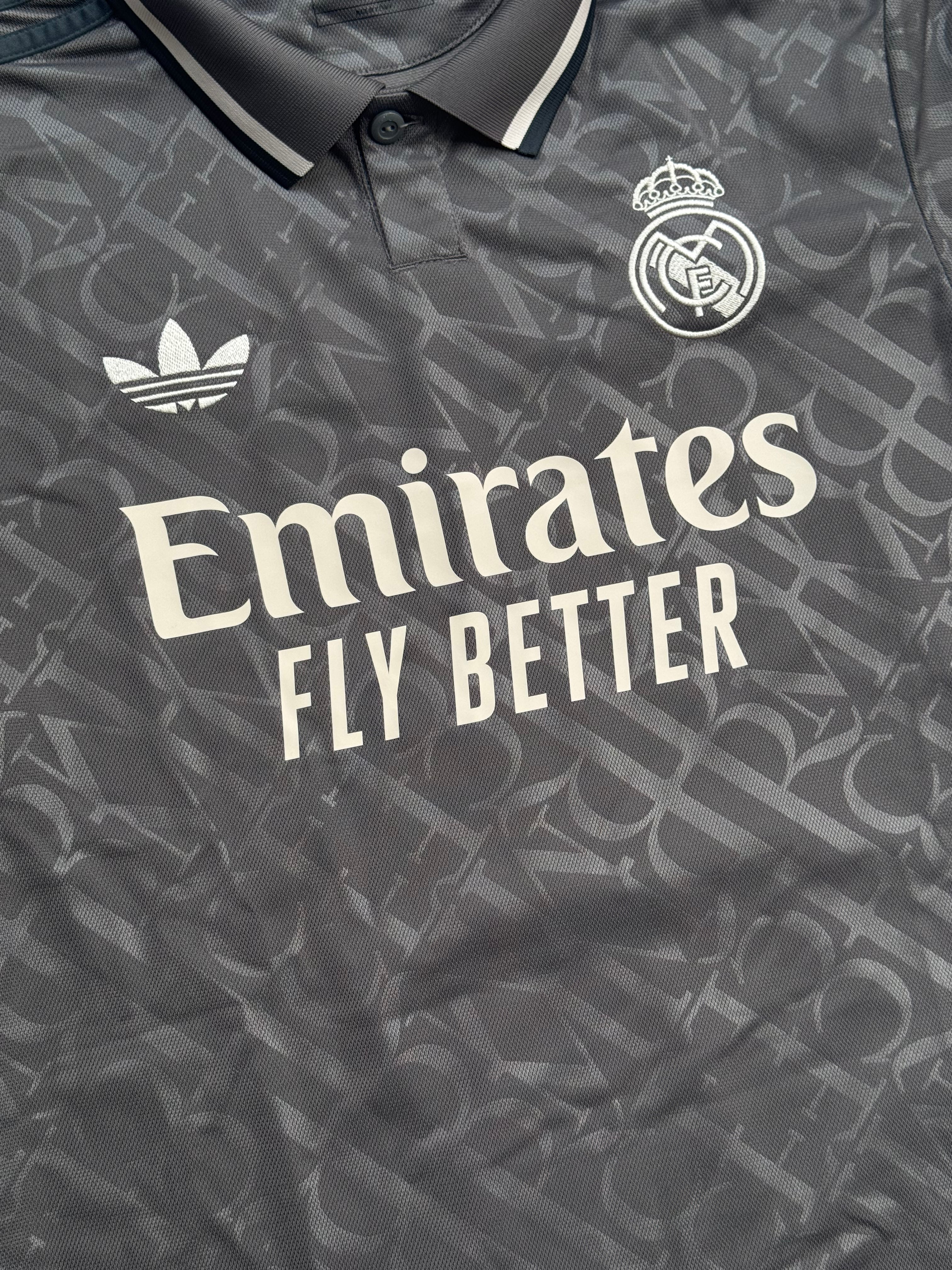 2024/25 Real Madrid Third Size M NWT Bellingham - close-up detail