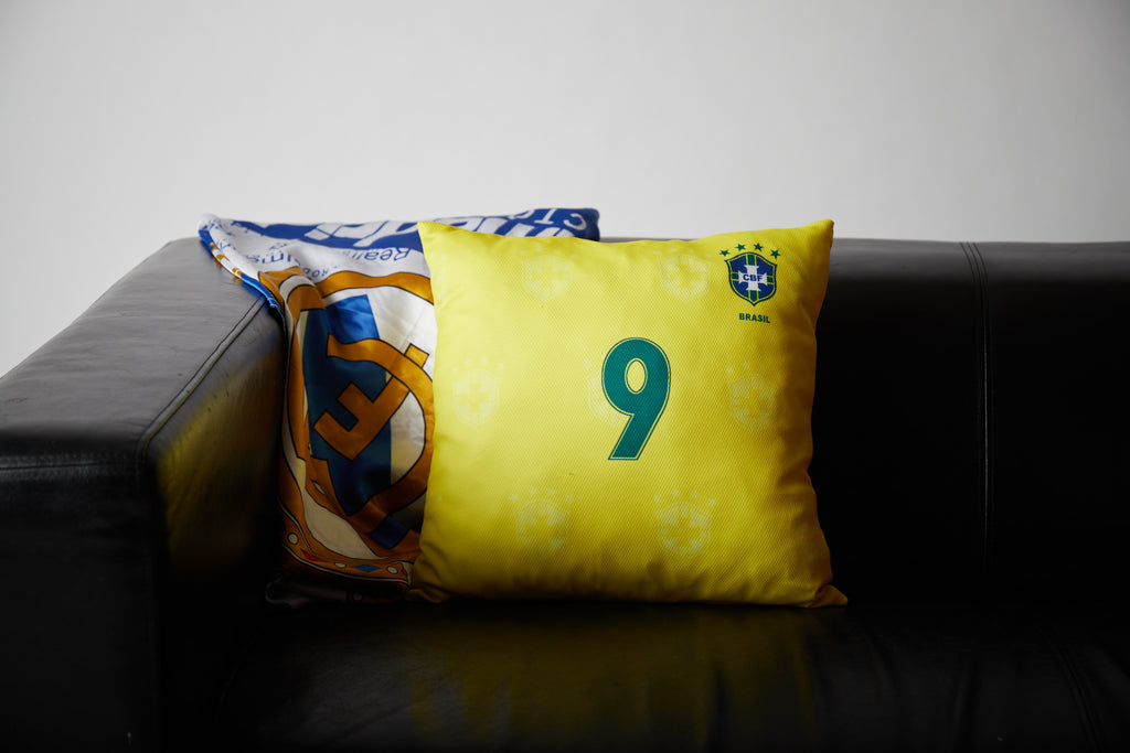 Upcycled Pillow: O Fenomeno - back view