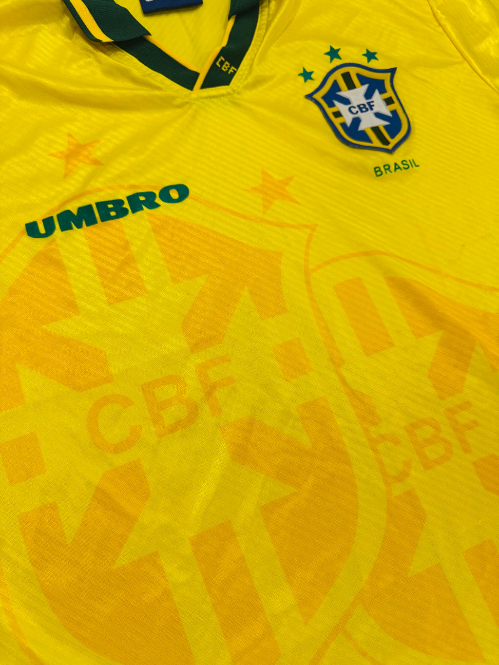 1993/94 Brazil Home Size L - close-up detail