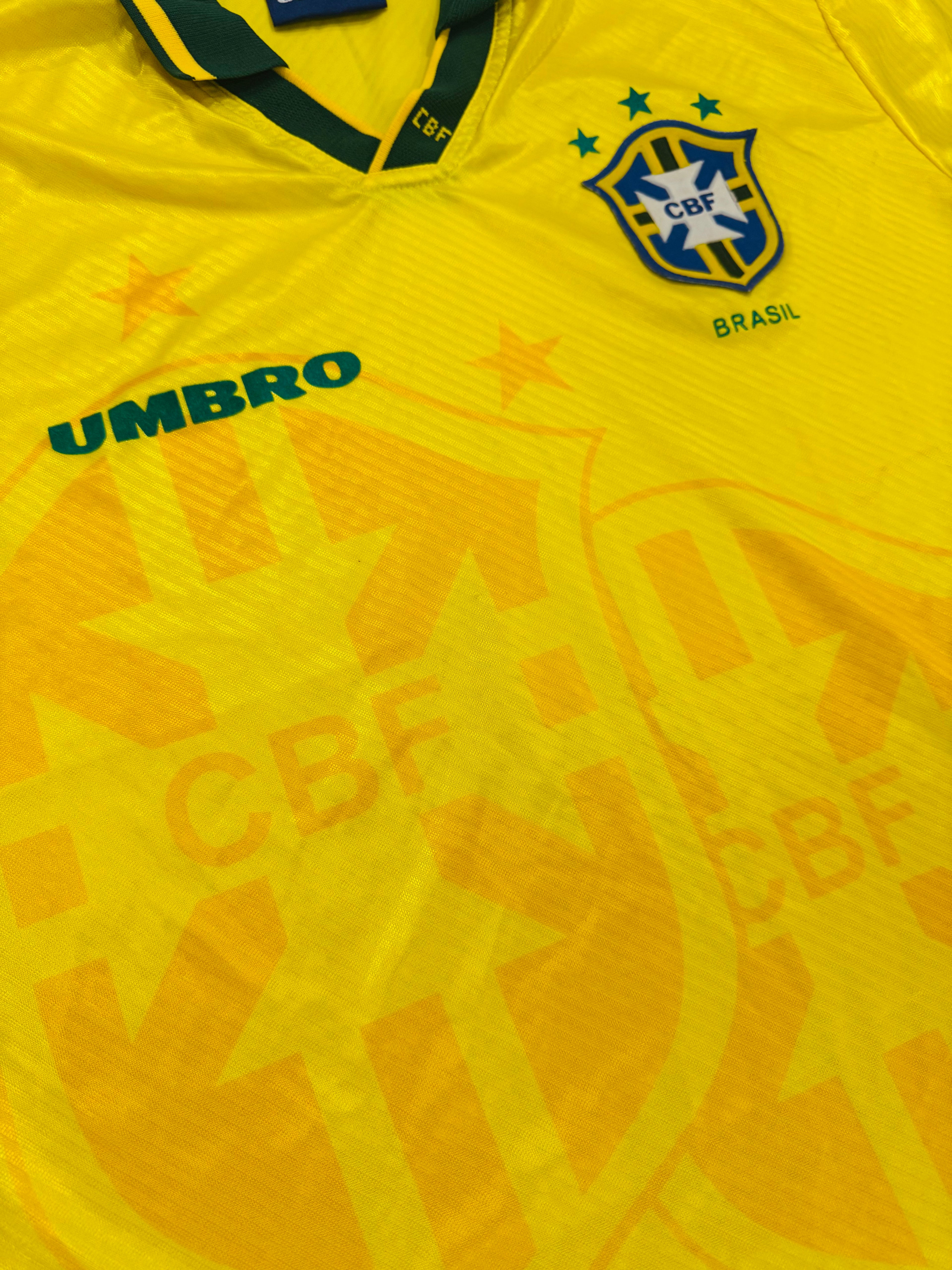 1993/94 Brazil Home Size L - close-up detail
