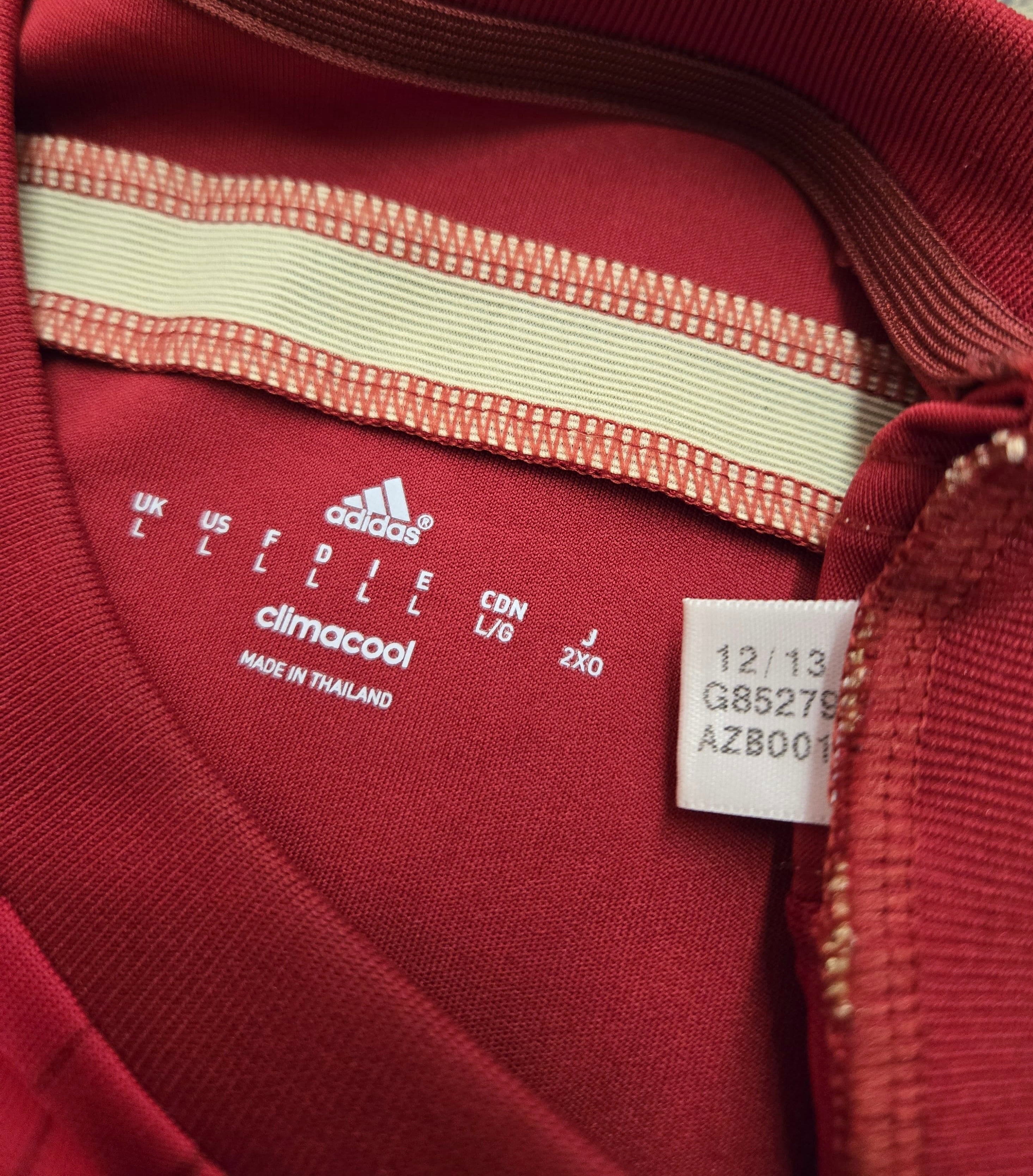 2014/16 Spain Home Size L Iniesta