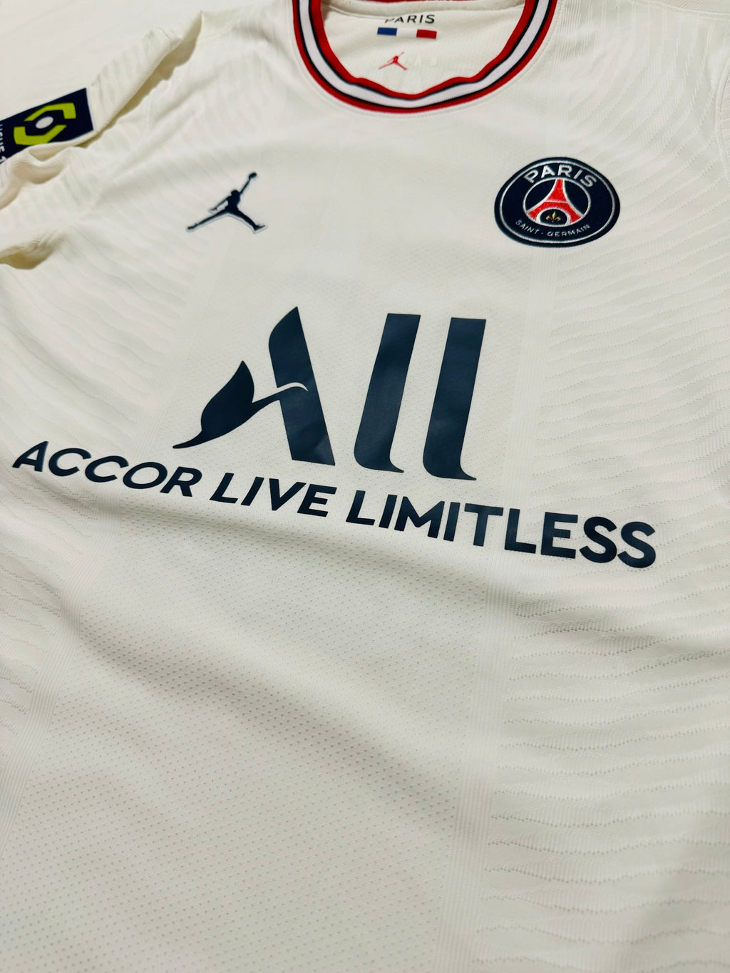 2021/22 PSG Fourth Size M Neymar - close-up detail