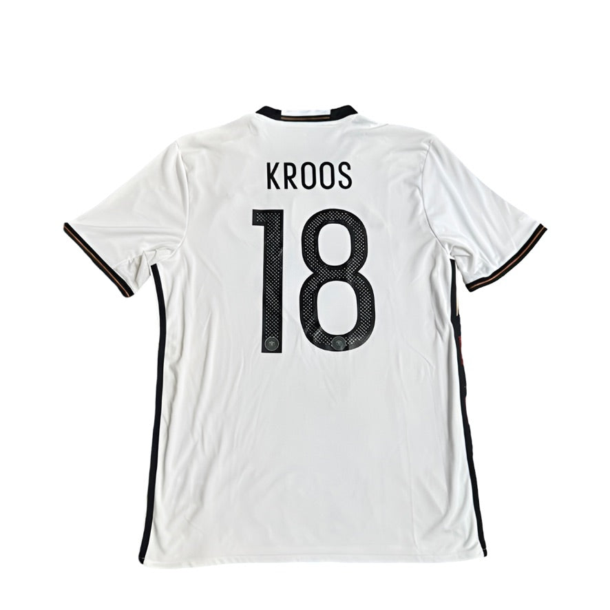 2015/16 Germany Home Size M Kroos BNWT - front view