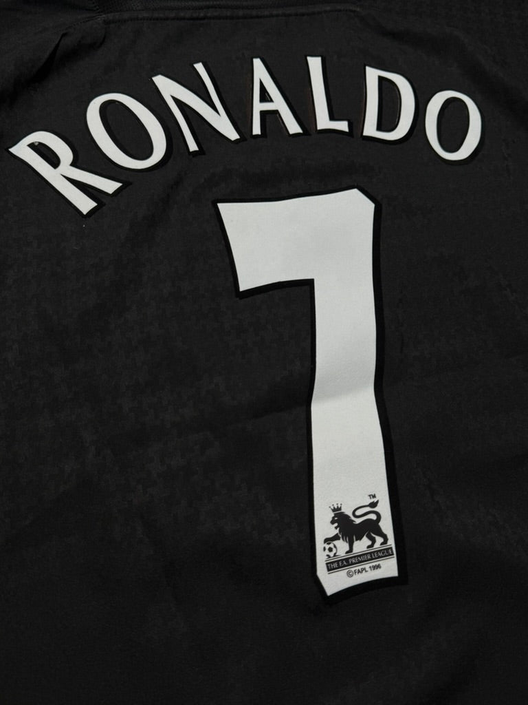 2004/05 Manchester United Away Size XL Ronaldo