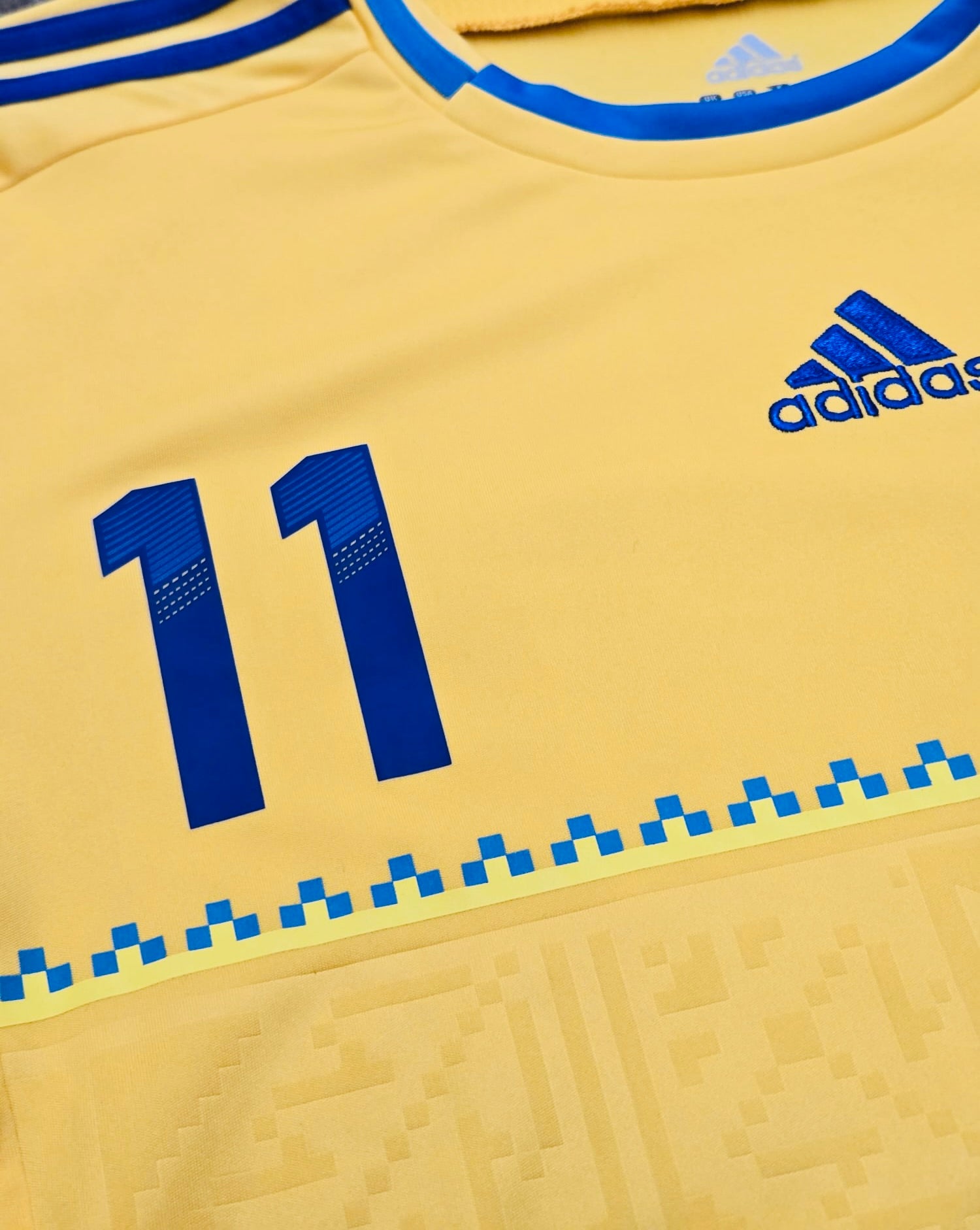 2012/14 Ukraine Home Size M Yarmolenko - label detail