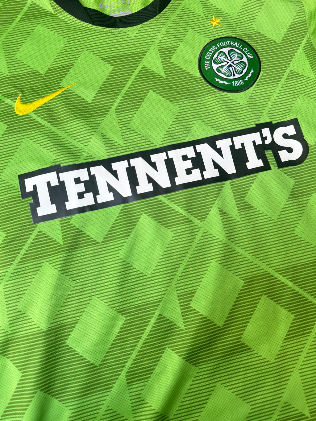 2010/11 Celtic Away Size M Ljunberg - close-up detail