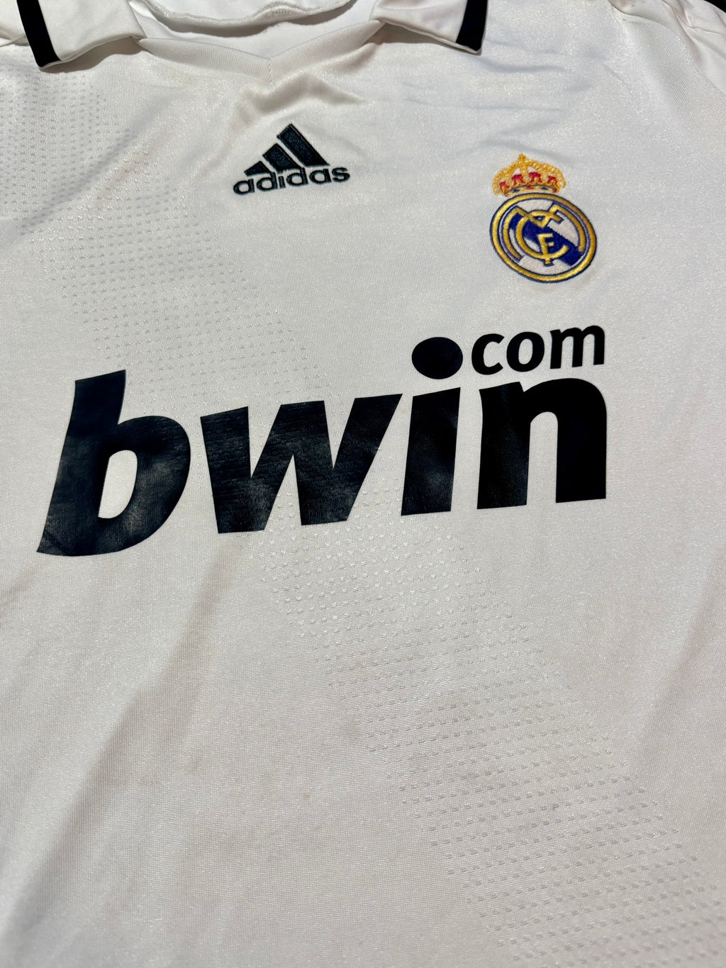 2008/09 Real Madrid Home Size XL Raul - close-up detail
