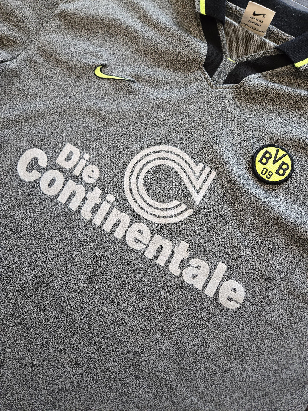1997/98 Borussia Dortmund Away Size Youth XL - close-up detail