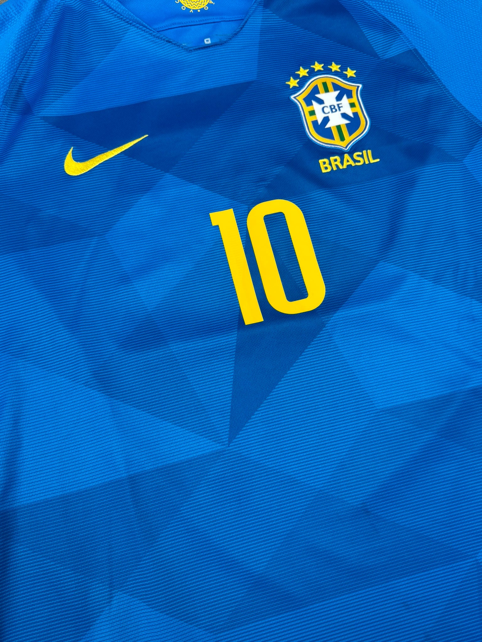 2018/19 Brazil Away Size M Neymar - close-up detail