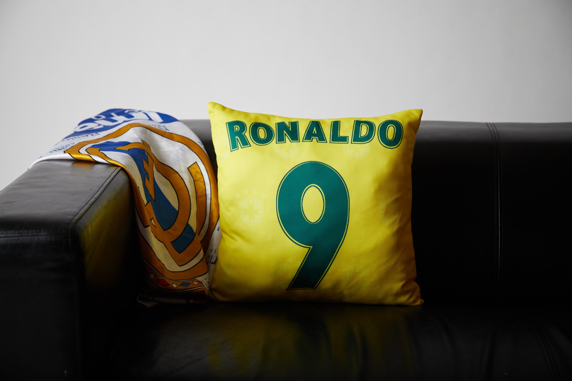 Upcycled Pillow: O Fenomeno - front view