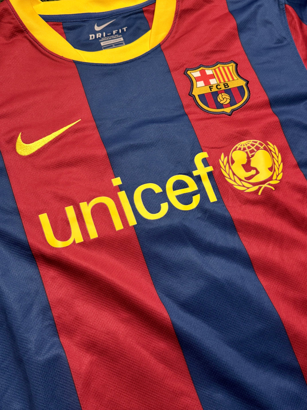 2010/11 FC Barcelona Home Size L Villa - close-up detail