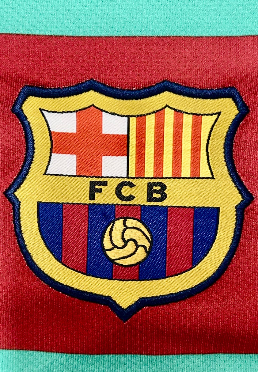 2010/11 FC Barcelona Away Size L Messi - close-up detail