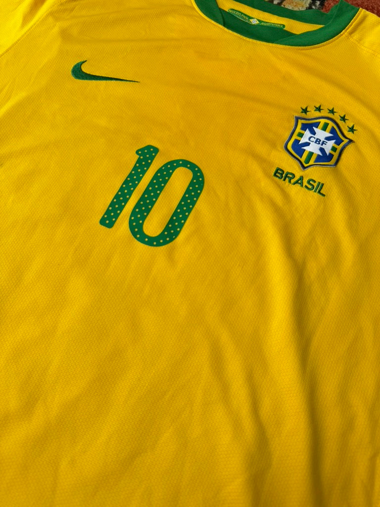 2010/11 Brazil Home Size XL Kaka - close-up detail