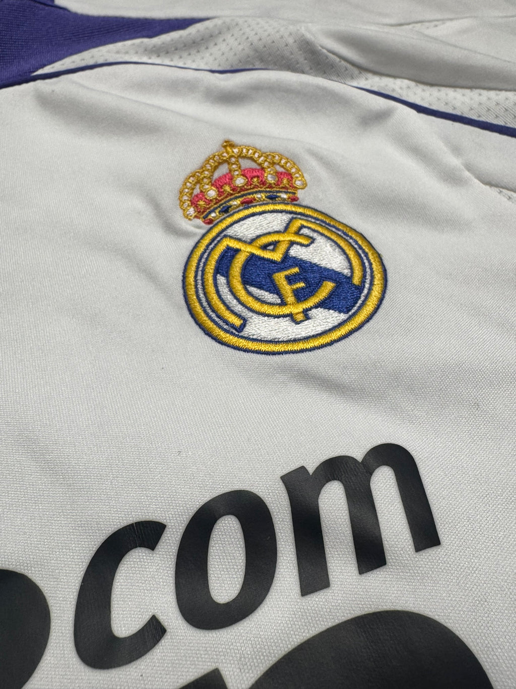 2007/08 Real Madrid Home Size XL Van Nistelrooy BNWT - close-up detail