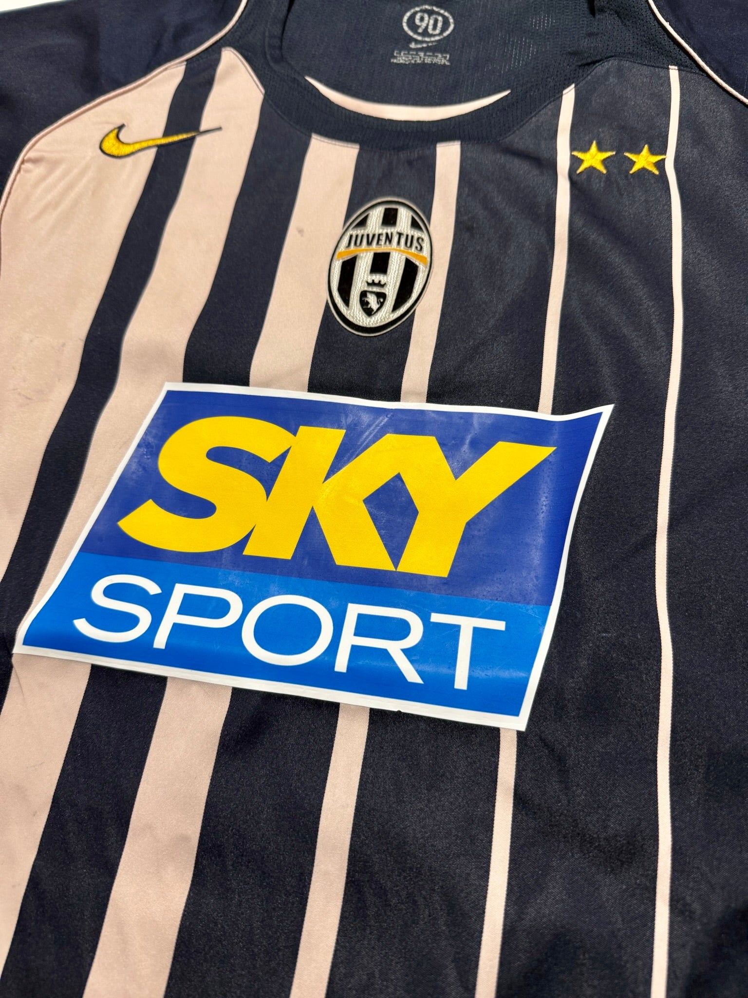 2004/05 Juventus Away Size L Del Piero - close-up detail