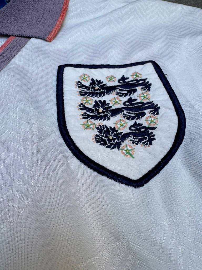 1993/94 England Home Size S Gascoigne - close-up detail