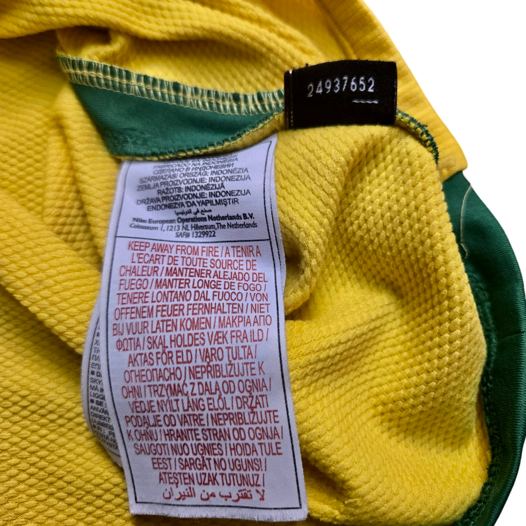 2008/10 Brazil Home Size L Ronaldinho - close-up detail