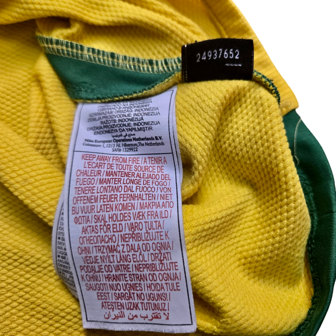 2008/10 Brazil Home Size L Ronaldinho - close-up detail